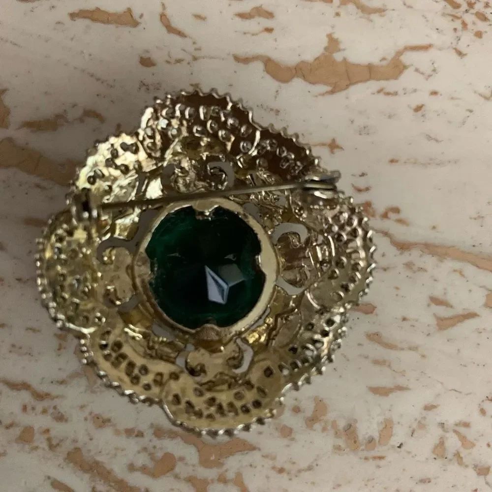 Green brooch - Picture 3 of 8